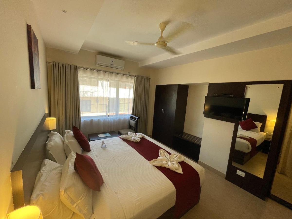 Hotel Yamuna Adur Buitenkant foto