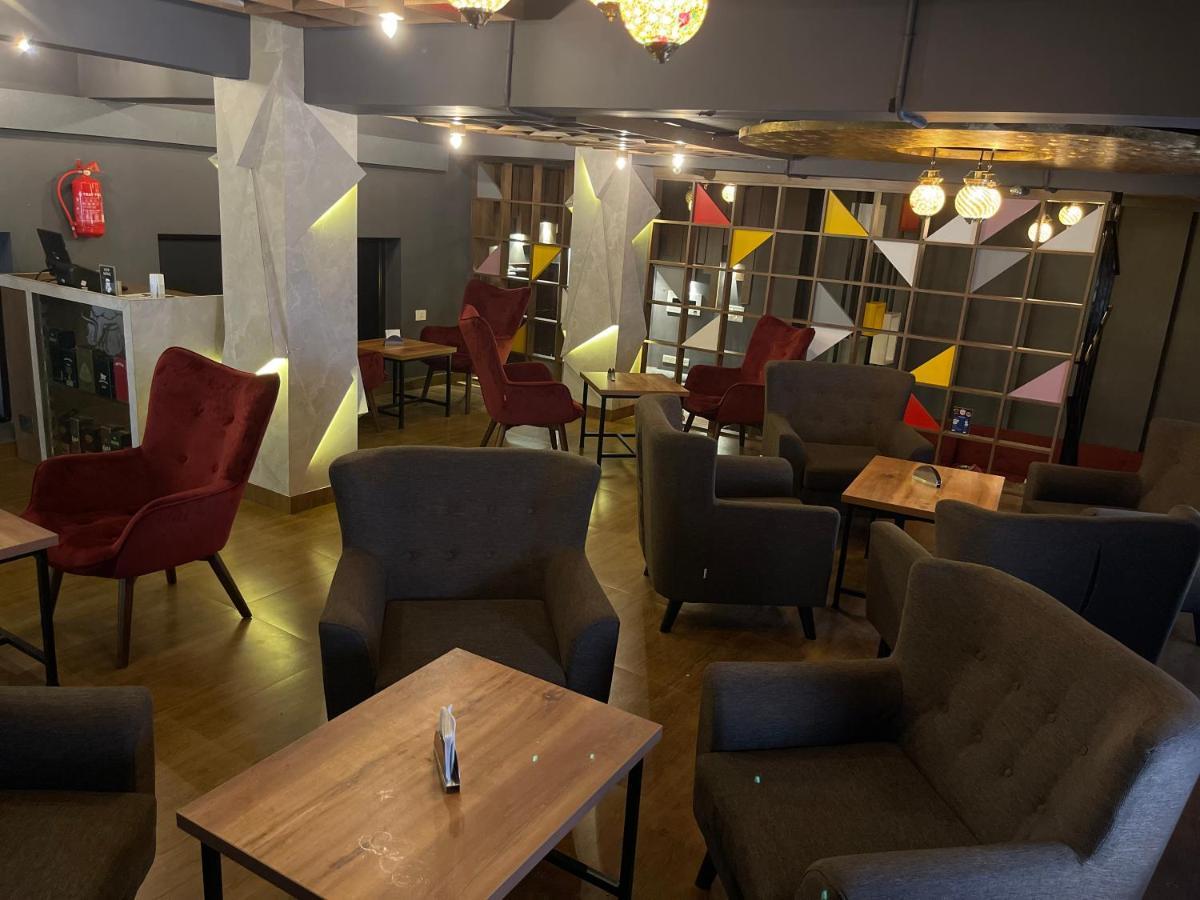 Hotel Yamuna Adur Buitenkant foto